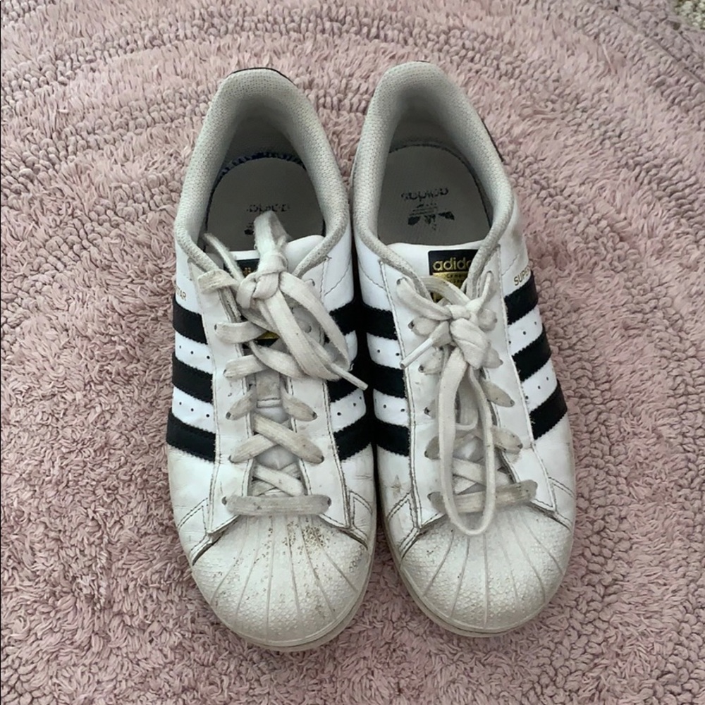 Adidas superstars